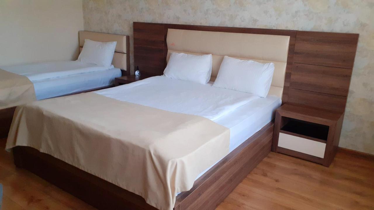 טביליסי Hotel Lile מראה חיצוני תמונה