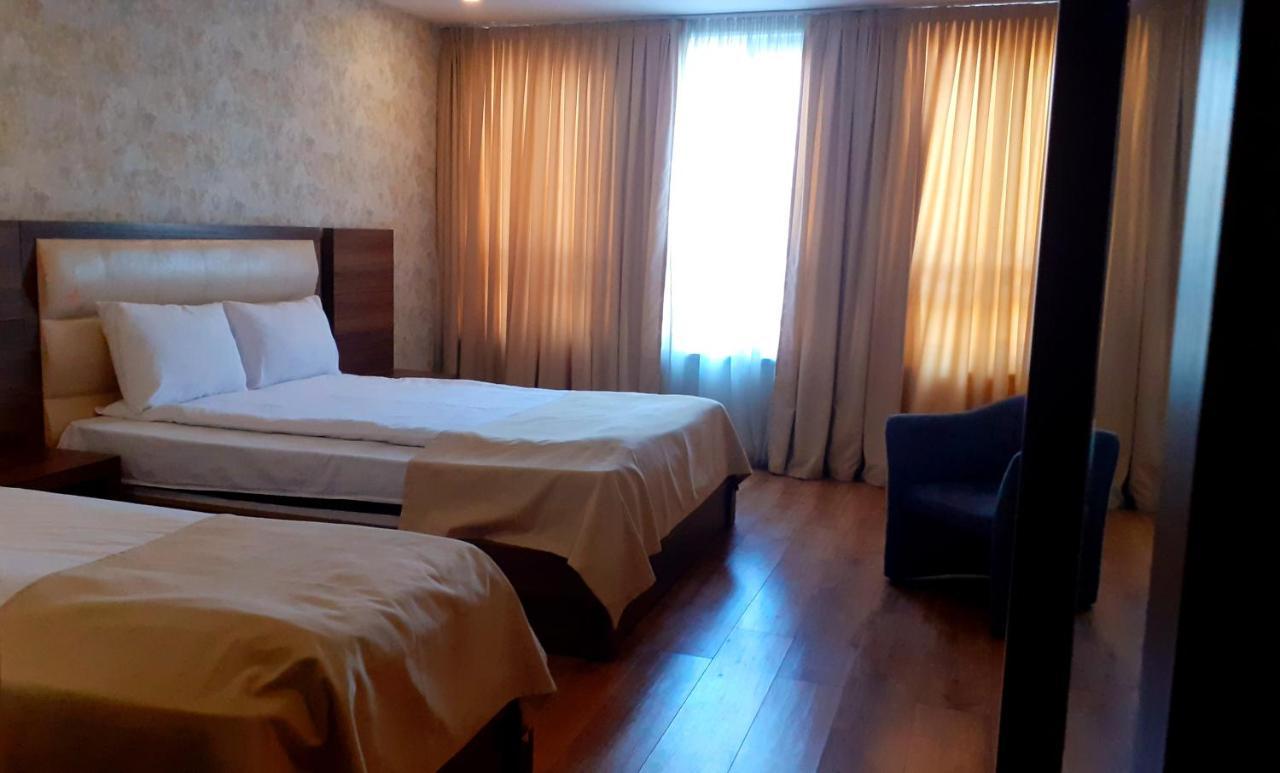 טביליסי Hotel Lile מראה חיצוני תמונה