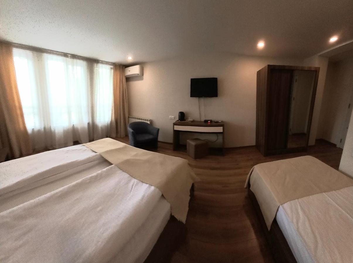 טביליסי Hotel Lile מראה חיצוני תמונה