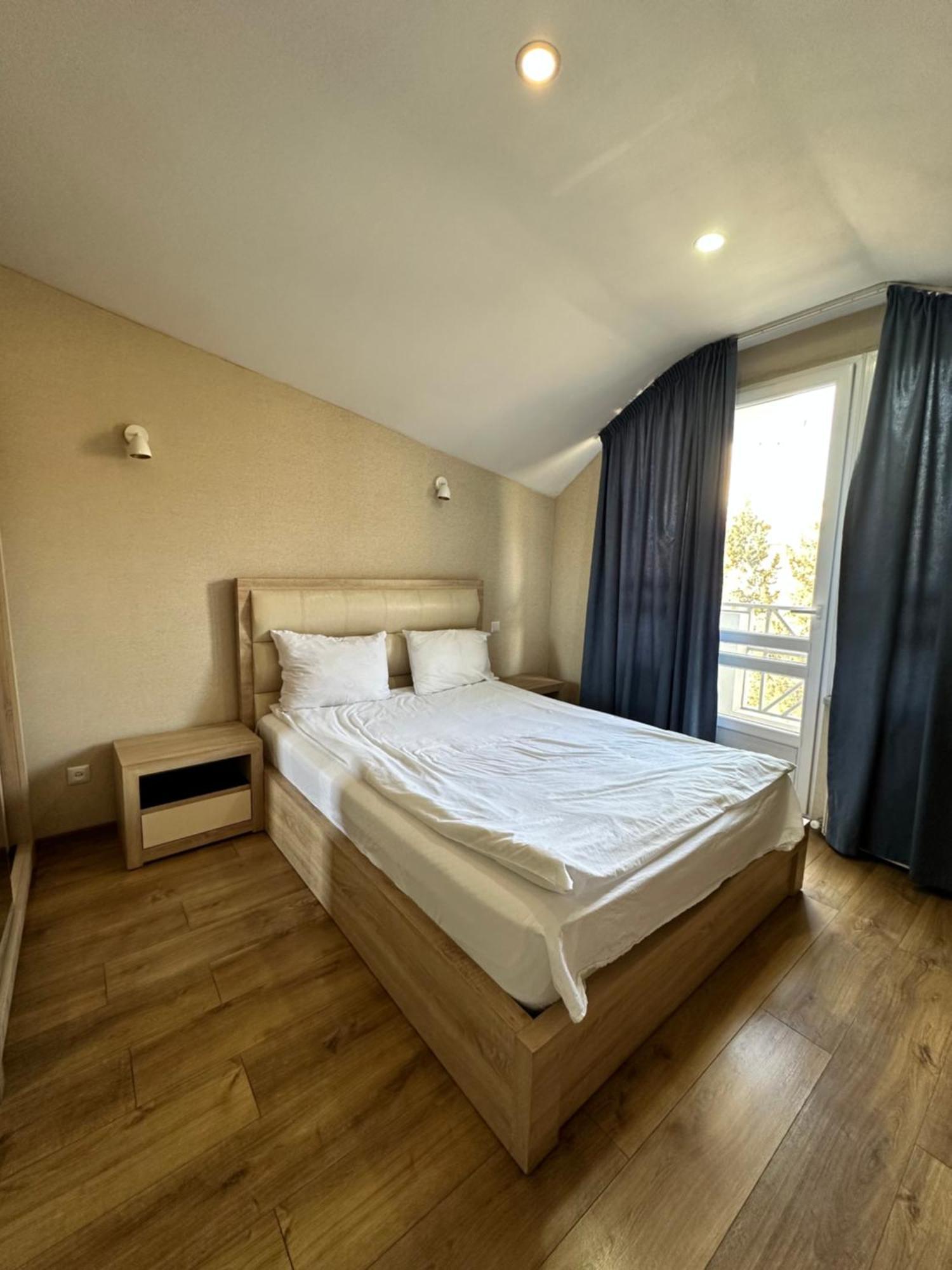 טביליסי Hotel Lile מראה חיצוני תמונה