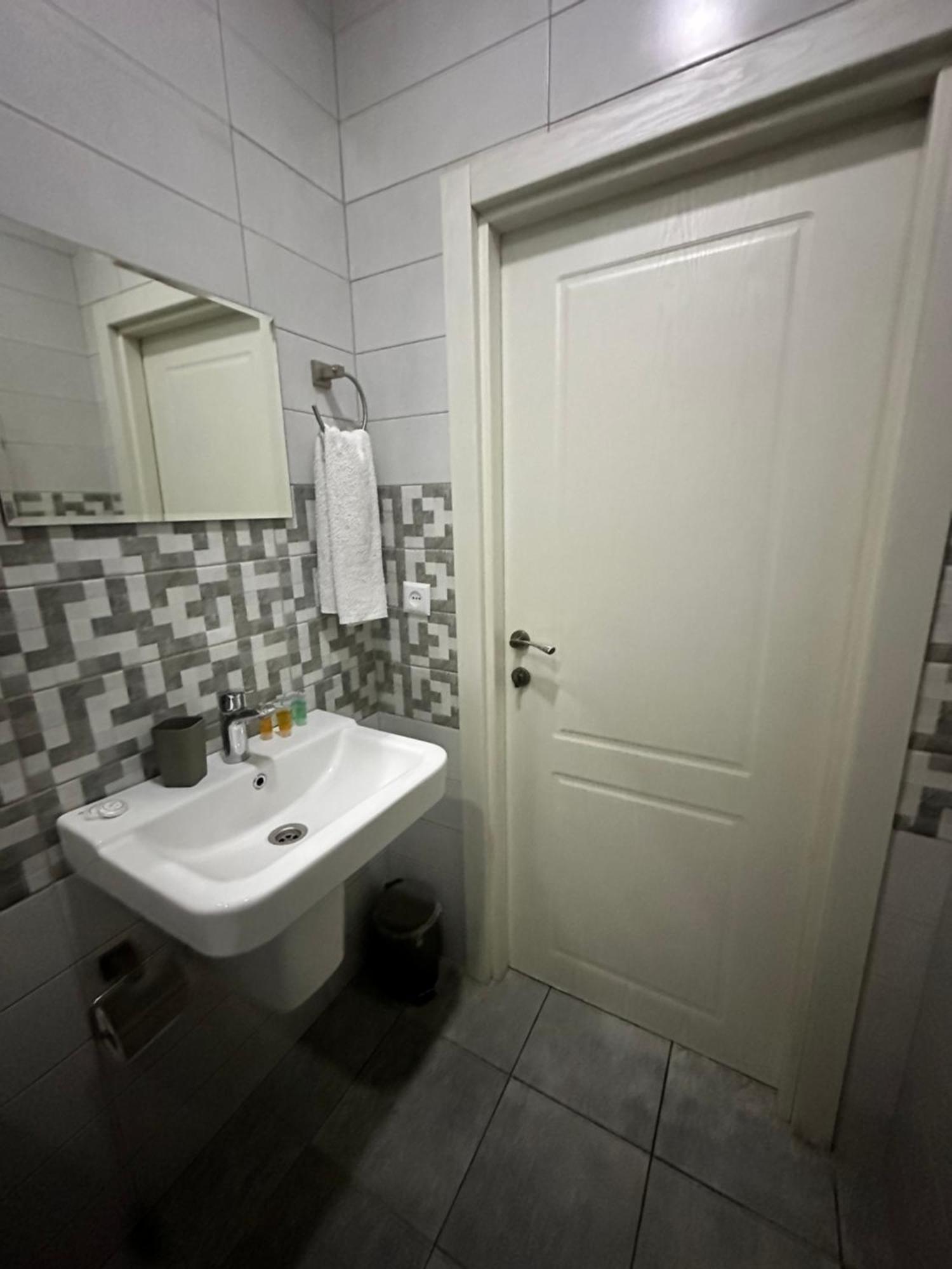 טביליסי Hotel Lile מראה חיצוני תמונה