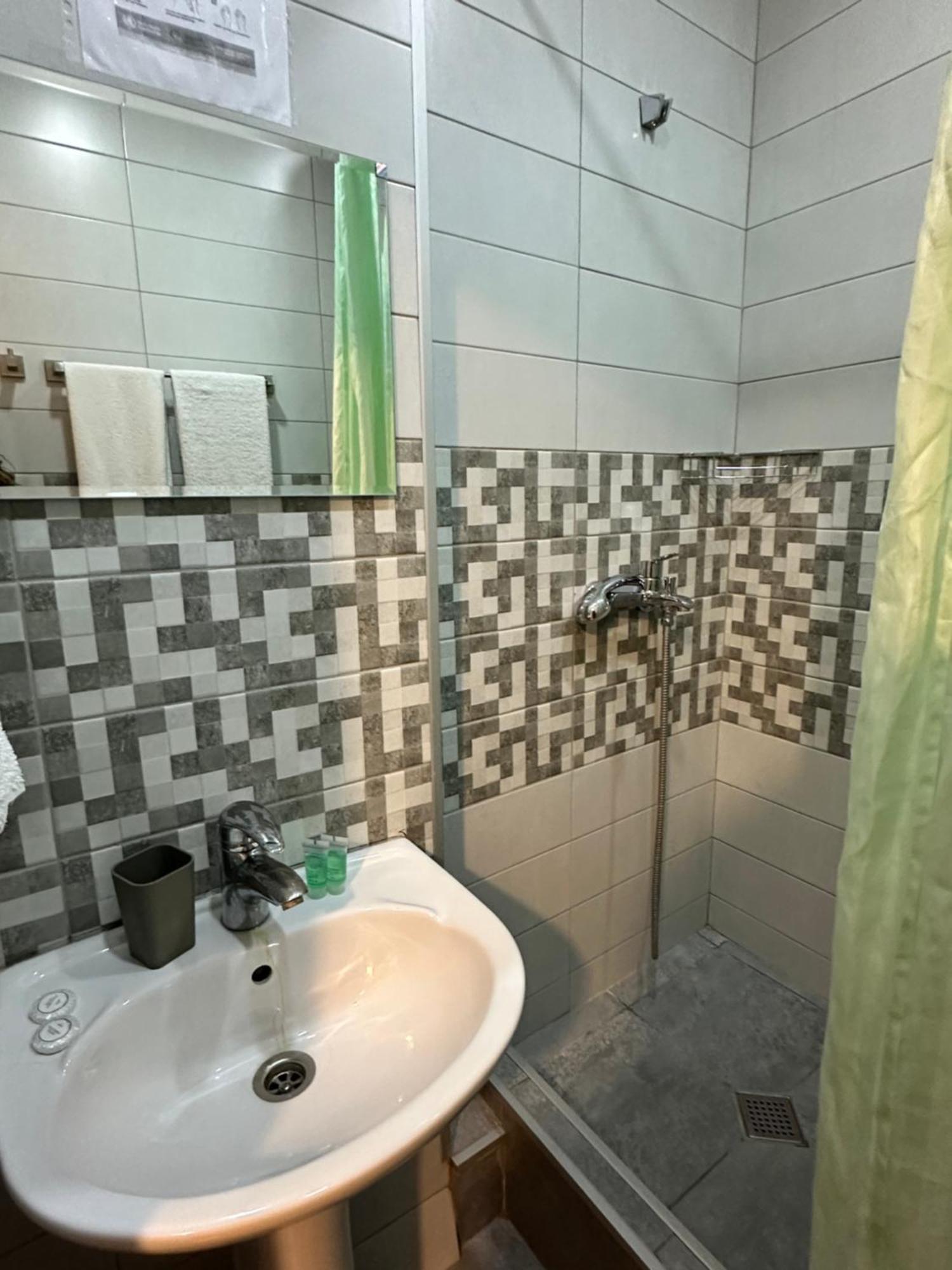 טביליסי Hotel Lile מראה חיצוני תמונה